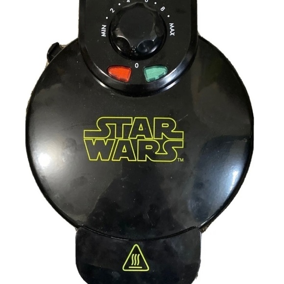 NEW Star Wars Darth Vader Waffle Maker - Sith Lord On Your Waffles- Waffle Iron - Picture 1 of 8